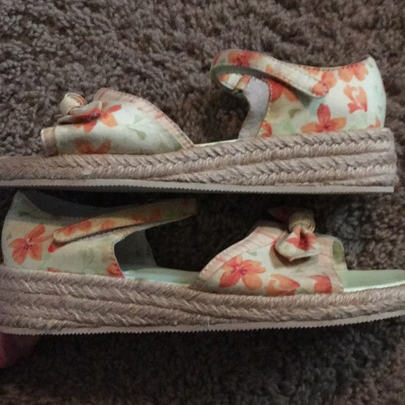 Vintage Gymboree “ Wildflower Fields” sandals Sz 2 - Picture 7 of 10